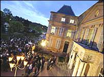 تظاهرات شبانه در اعتراض به اغتشاش ها