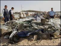 Carros de iraquianos foram destruídos 
