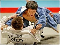 Hai võ sĩ Craig Fallon của Anh và Choi Min Ho của Hàn Quốc