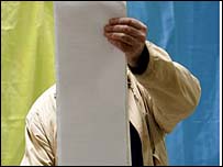 Верховна Рад розпущена, але продовжує блокуватися