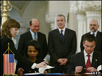 A chanceler alemã, Angela Merkel, e a secretária de Estado dos Estados Unidos, Condoleezza Rice