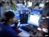 Các quán cà phê Internet là nơi nhiều hacker hoạt động ngày đêm