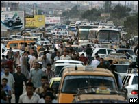 هزارن فلسطينی پس باز شدن مرز رفح به سوی غزه سرازير شدند