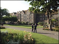 布莱顿中学校园