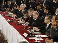 Lula e Kirchner em Puerto Iguazú (Foto: Marcello Casal Jr./Agência Brasil)