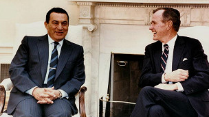 مبارك وجورج بوش الأب 