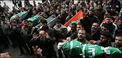 Funeral de cinco das irmãs Baloosha em Gaza (29 de dezembro)