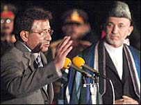 परवेज़ मुशर्रफ़ और हामिद करज़ई