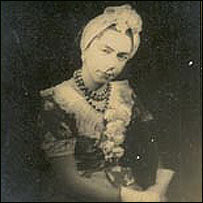 दीवार नाटक में ज़ोहरा