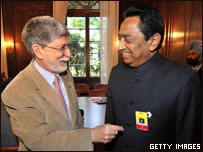 O ministro de Relações Exteriores, Celso Amorim (E), e o ministro indiano de Comércio, Kamal Nath (D), na reunião da OMC em Genebra