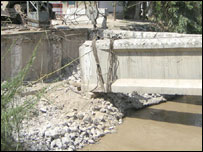 ٹوٹے پل کوئی پوچھنے والا بھی نہیں