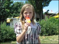 безпритульна українська дівчинка 