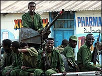 نيروهای دولتی سومالی در بو حقبه سوار بر کاميون ها