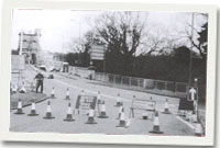 Y ffordd dros Bont Menai ar gau