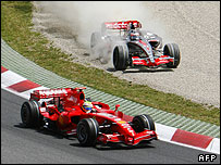 فرناندو آلونسو از پیست خارج می شود