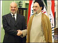 محمد خاتمی و ابراهيم جعفری بر لزوم ثبات و پيشرفت عراق و توسعه روابط دوجانبه تاکيد کردند