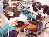 صورت مساله مشکلات زنان، به ويژه در جوامع شهری تغييری اساسی يافته است