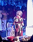 Will Turner yn chwarae rhan Peulin, athro Dewi Sant