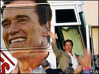 Sự yêu mến giành cho ông Schwarzenegger đã giảm đi nhanh chóng kể từ năm 2003 tới nay