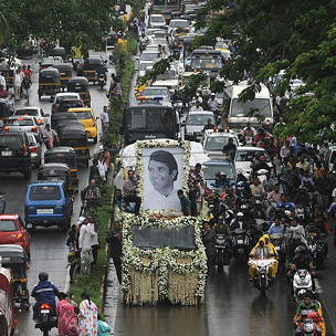 راجیش کھنہ کی آخری رسومات کی تصویر