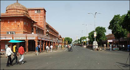 कर्फ़्यू के साए में जयपुर