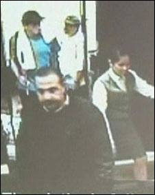 Líder do Hamas sendo seguido por dois suspeitos no hotel