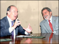 O presidente Luiz Inácio Lula da Silva recebe o diretor-gerente do FMI, Rodrigo de Rato (foto Roosewelt Pinheiro)