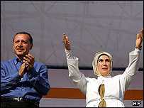 رجب طیب اردوغان و همسرش امینه در مبارزات انتخاباتی