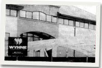 Mynedfa newydd swyddfeydd y cyngor