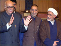 आडवाणी, अब्दुल गनी बट और अब्बास अंसारी