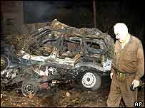 Згорілий автомобіль в місті Ірбіл