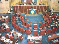 برخی نمايندگان محافظه کار مجلس هفتم پيشنهاد تحريم بريتانيا را در واکنش به تصويب قطعنامه آژانس درباره ايران مطرح کرده اند