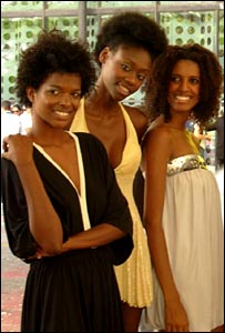 Rafaela (dir.) afirma que faltam oportunidades para modelos negras