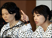 دو گروگان آزاد شده، در بازگشت به کشورشان