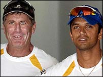 राहुल द्रविड़ के साथ जॉन राइट