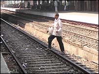 فائل فوٹو: انڈیا میں ریل لائن 