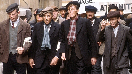 Ail-gread o streic 1926 yn y gyfres ddrama 'The House of Eliott'.