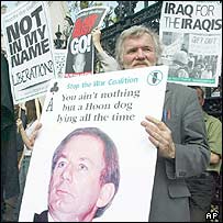 تجمع مخالفان جنگ در مقابل مجلس بريتانيا