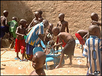 کودکان در چاد (تصویری که از سوی دفتر ریاست جمهوری چاد منتشر شده)