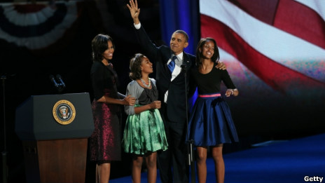 奧巴馬獲勝連任後與家人在一起（06/11/2012）