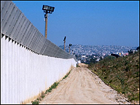 Muro na fronteira entre Tijuana (México) e San Diego (EUA)/arquivo