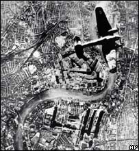 纳粹德国空军战机轰炸伦敦