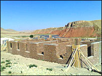 اعمار کلنيک در ولسوالی ميربچه کوت