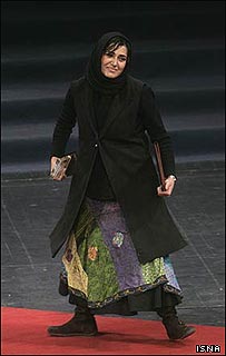 نمونه ای از لباس هایی که خانم ها در ایران می پوشند 