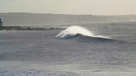 Clean waves at Coney beach