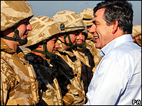 布朗慰问英国驻伊拉克士兵