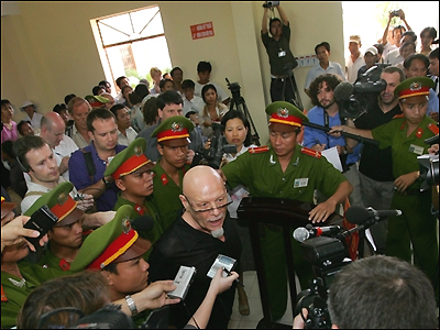 Trả lời phỏng vấn