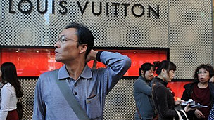 中国消费者趋向奢华高档品牌消费