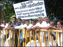 Crowds gathered to pay homage to a legend of the Sinhala cinema