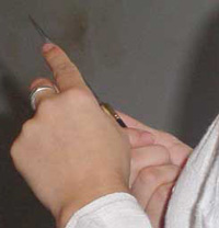 Oes min ar y gyllell?